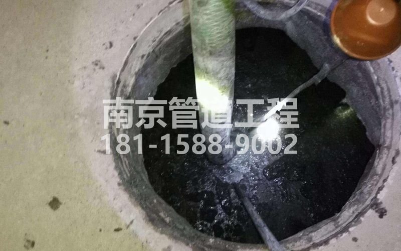 216淳溪清理化粪池